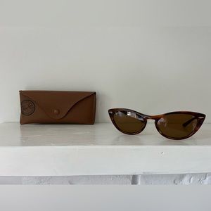 RAY-BAN Nina Cat Eye-LIKE NEW!